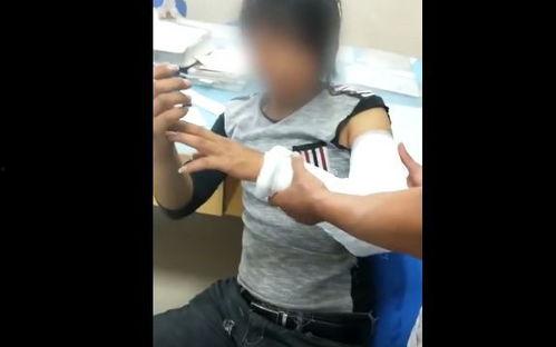 吃瓜三个男网红是谁啊视频,三位男网红的爆笑视频幕后故事