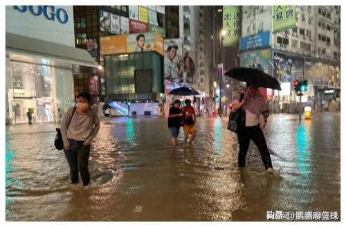 深圳新暴雨爆料视频,视频记录城市抗洪瞬间  第1张