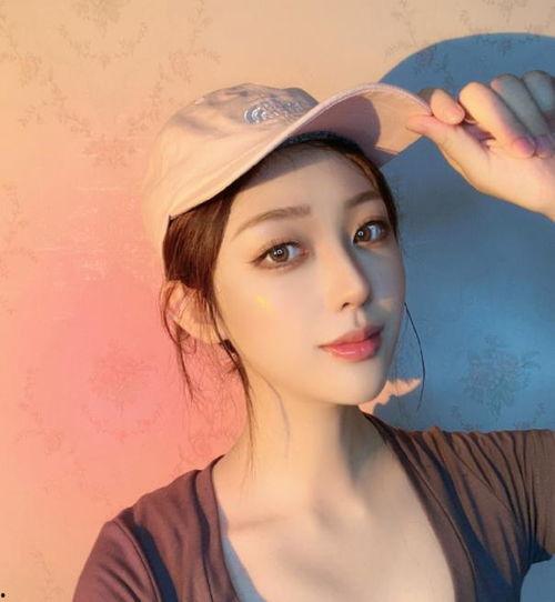 网红明星吃瓜头像女生,揭秘娱乐圈幕后故事  第1张